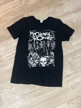 Medium Y2K 2000’s My Chemical Romance Black Graphic Band Tee
